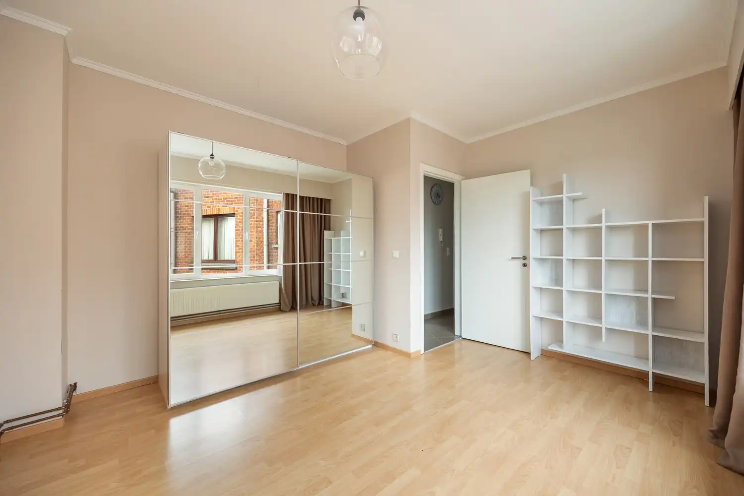 Instapklaar appartement centrum Aartselaar foto 12