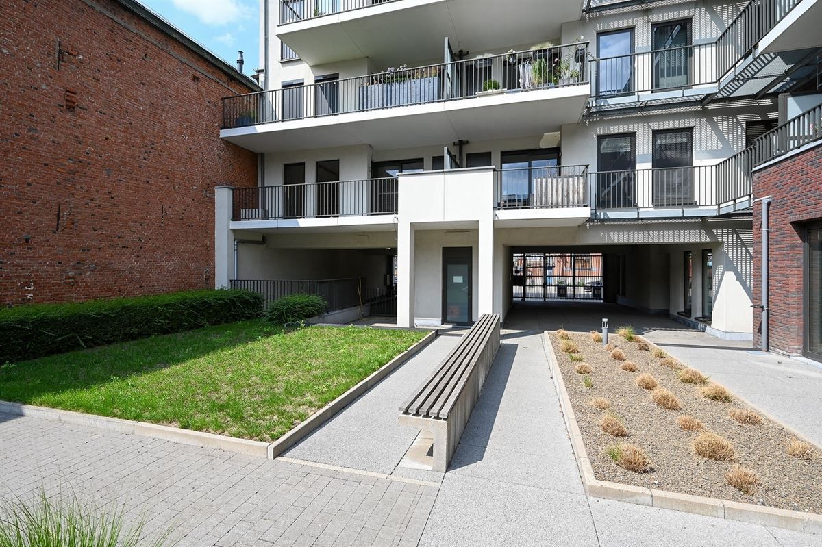 Prachtig appartement met 2 badkamers en ruim terras foto 2