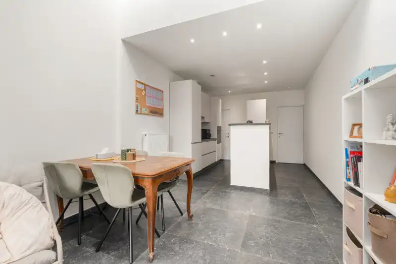 Instapklare rijwoning nabij centrum foto 7