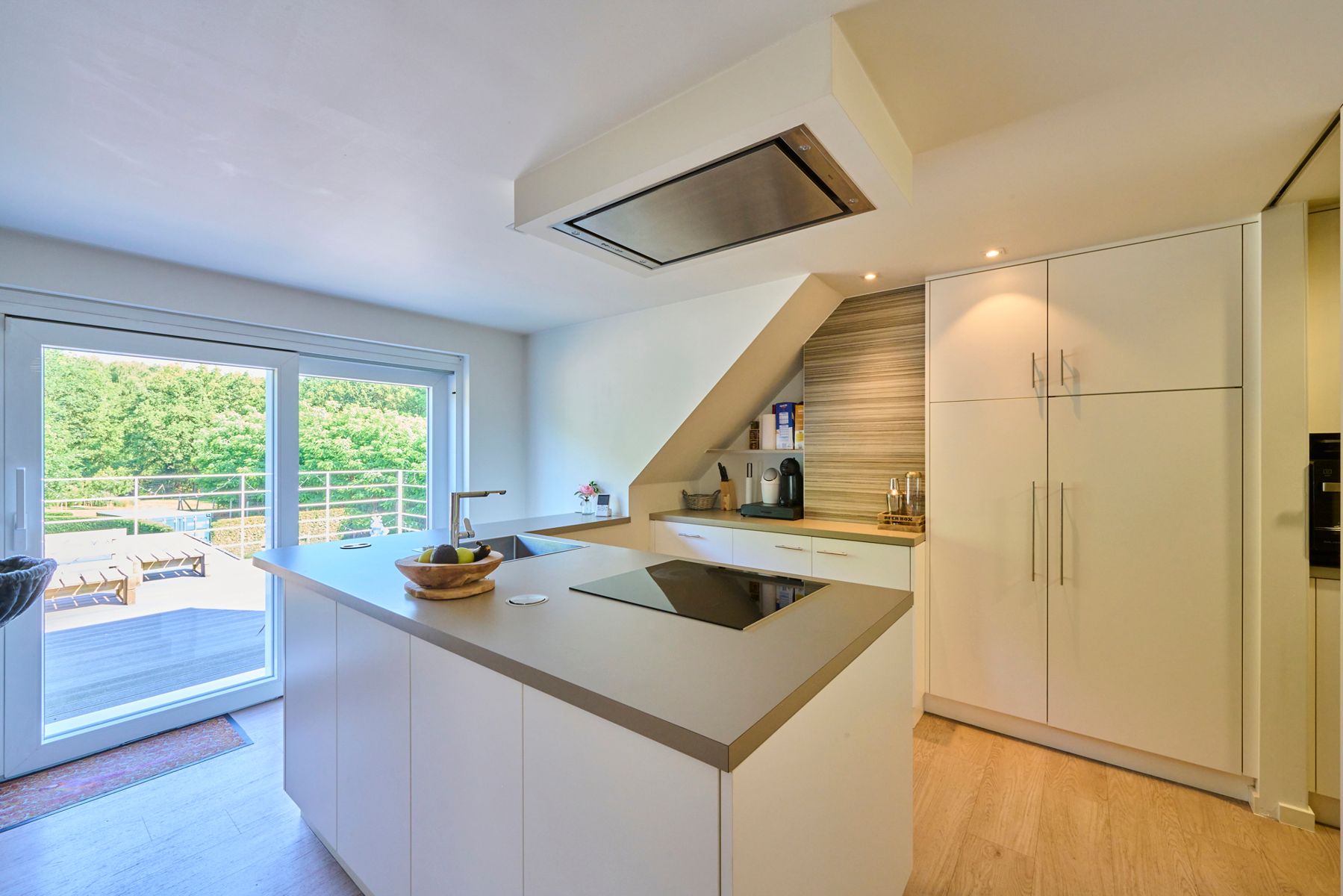 Exclusieve woning met handelzaak,appartement, zwembad en lift. foto 53