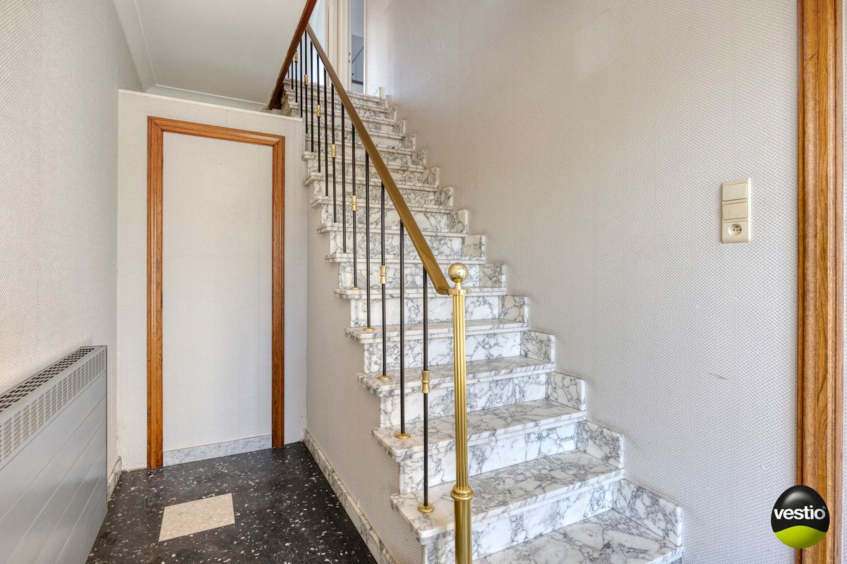 RUSTIG GELEGEN RUIME HALFVRIJSTAANDE WONING MET GROTE TUIN OP 22A49CA TE HOESELT. foto 4