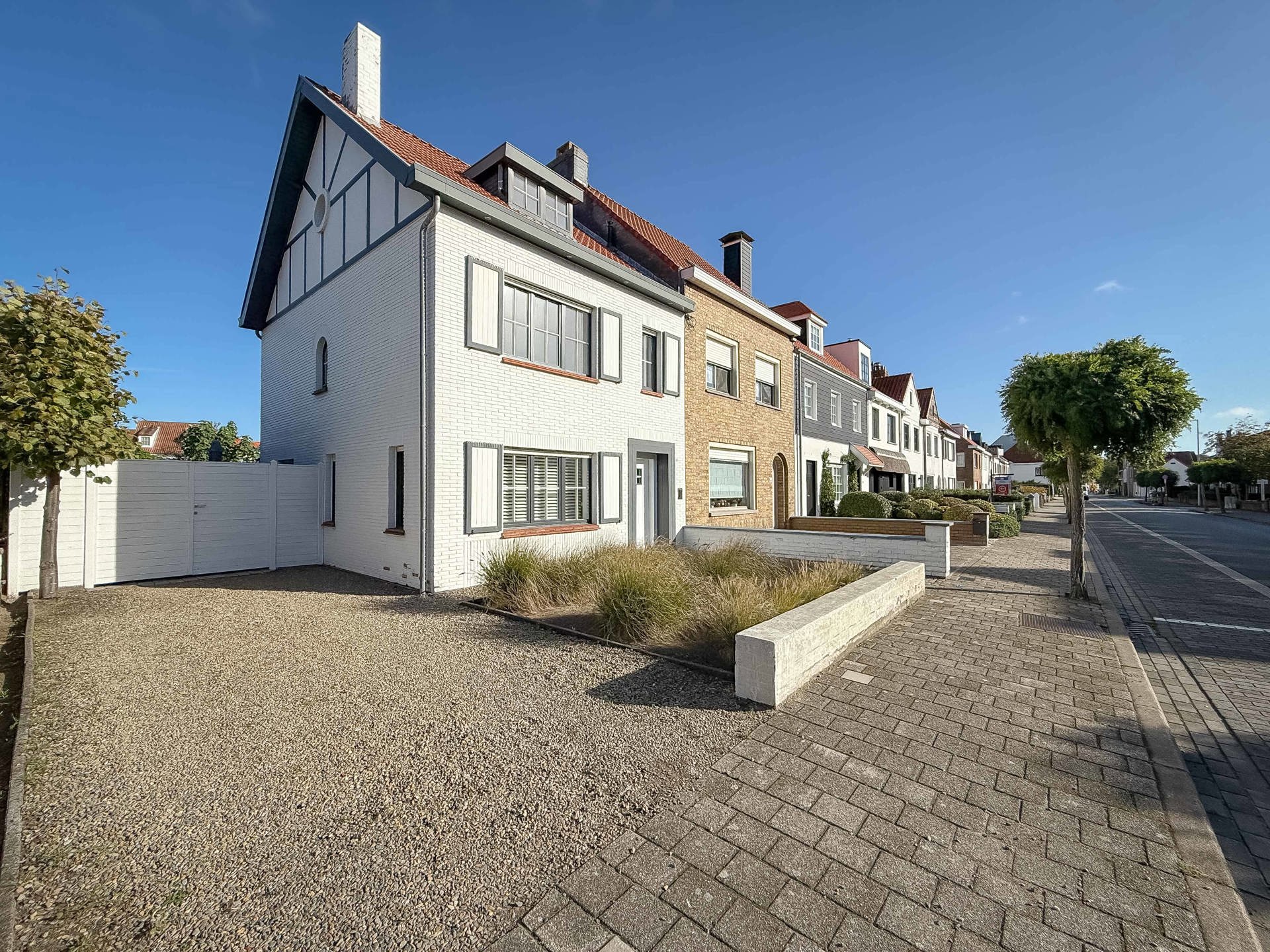 Zeer charmante halfopen woning, gelegen in het oude Knokke.. foto 1