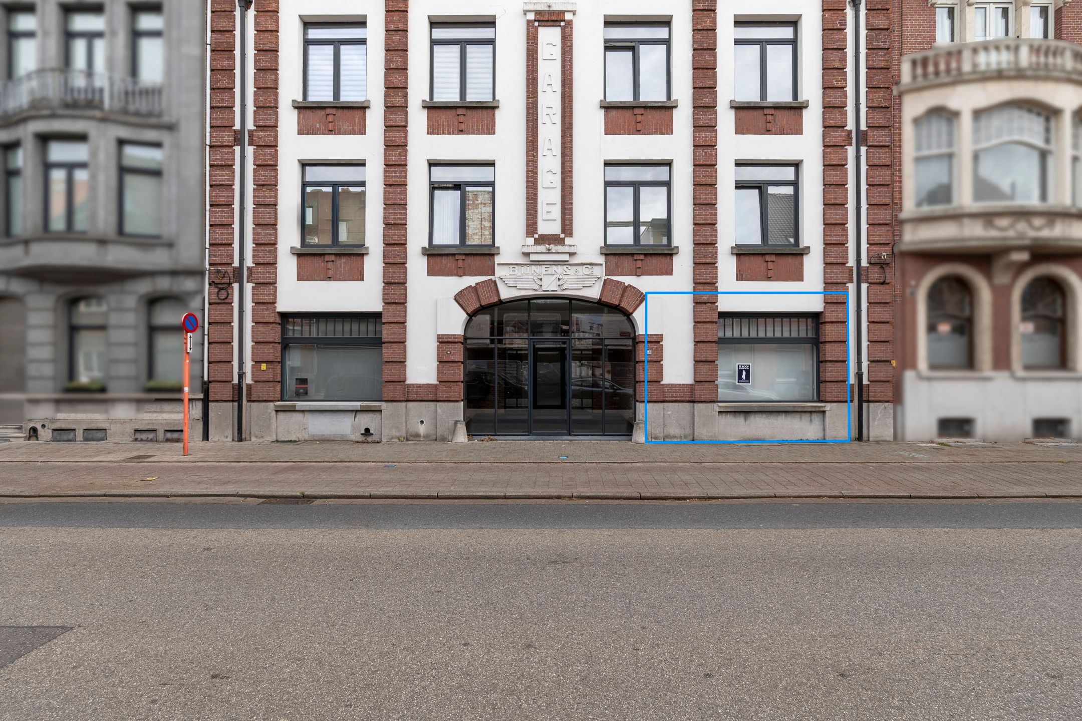 Instapklaar appartement met terras en ondergrondse parking foto {{pictureIndex}}