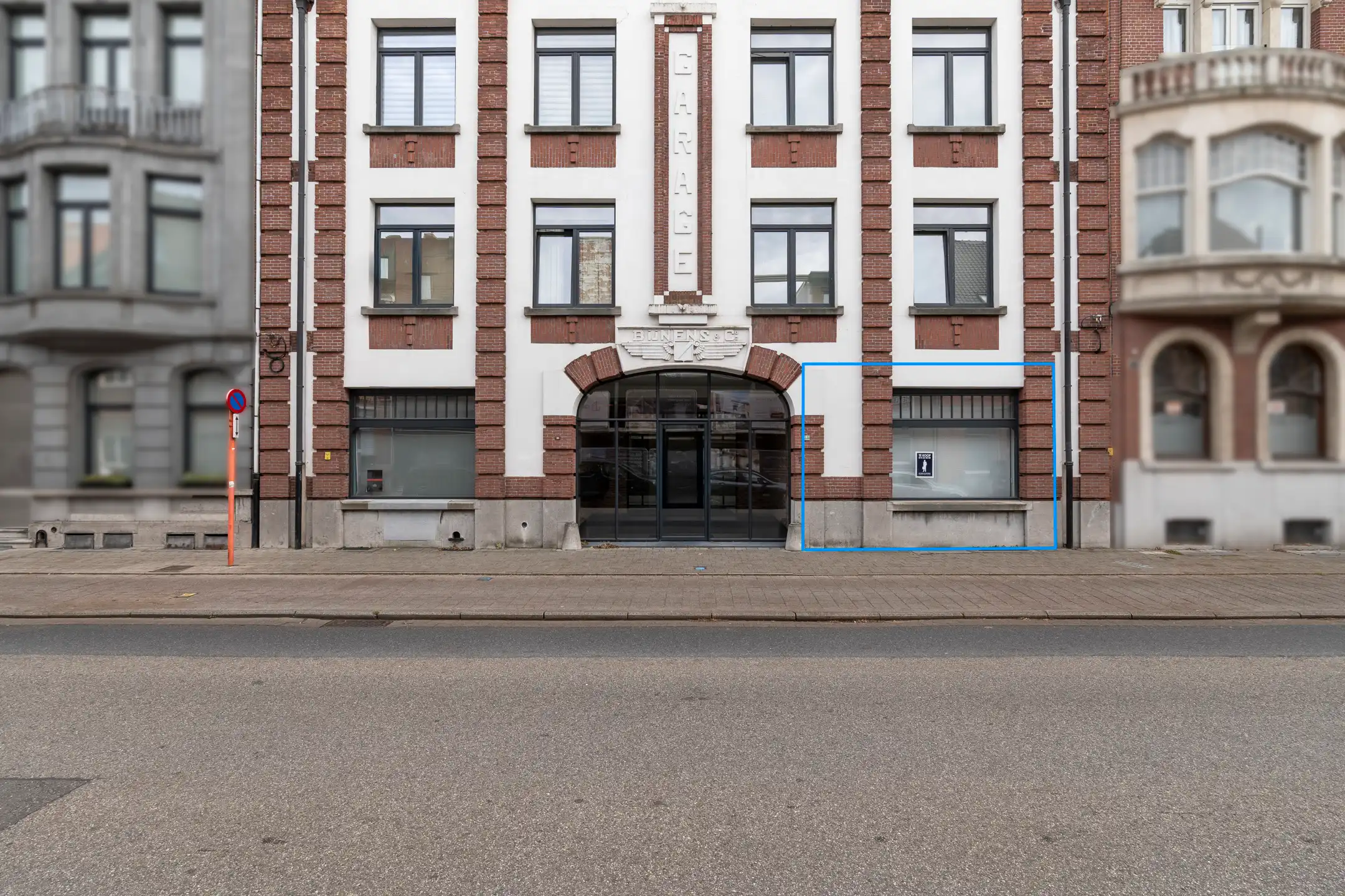 Instapklaar appartement met terras en ondergrondse parking foto {{pictureIndex}}