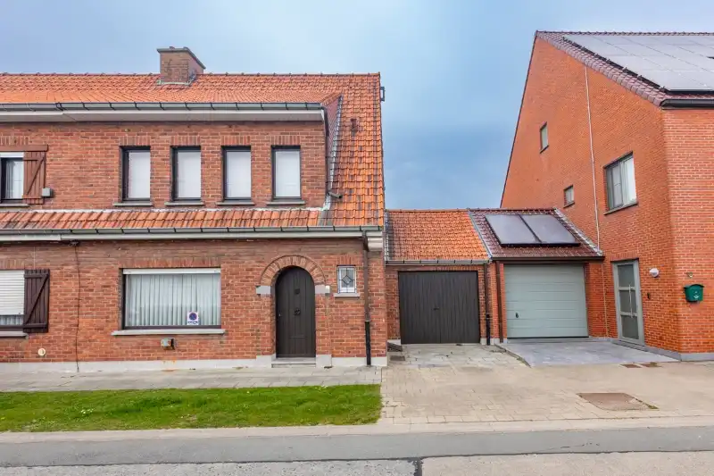 Te moderniseren woning  met 3 slaapkamers, bureau, garage en grote tuin (totale grondoppervlakte 308m²). foto 14