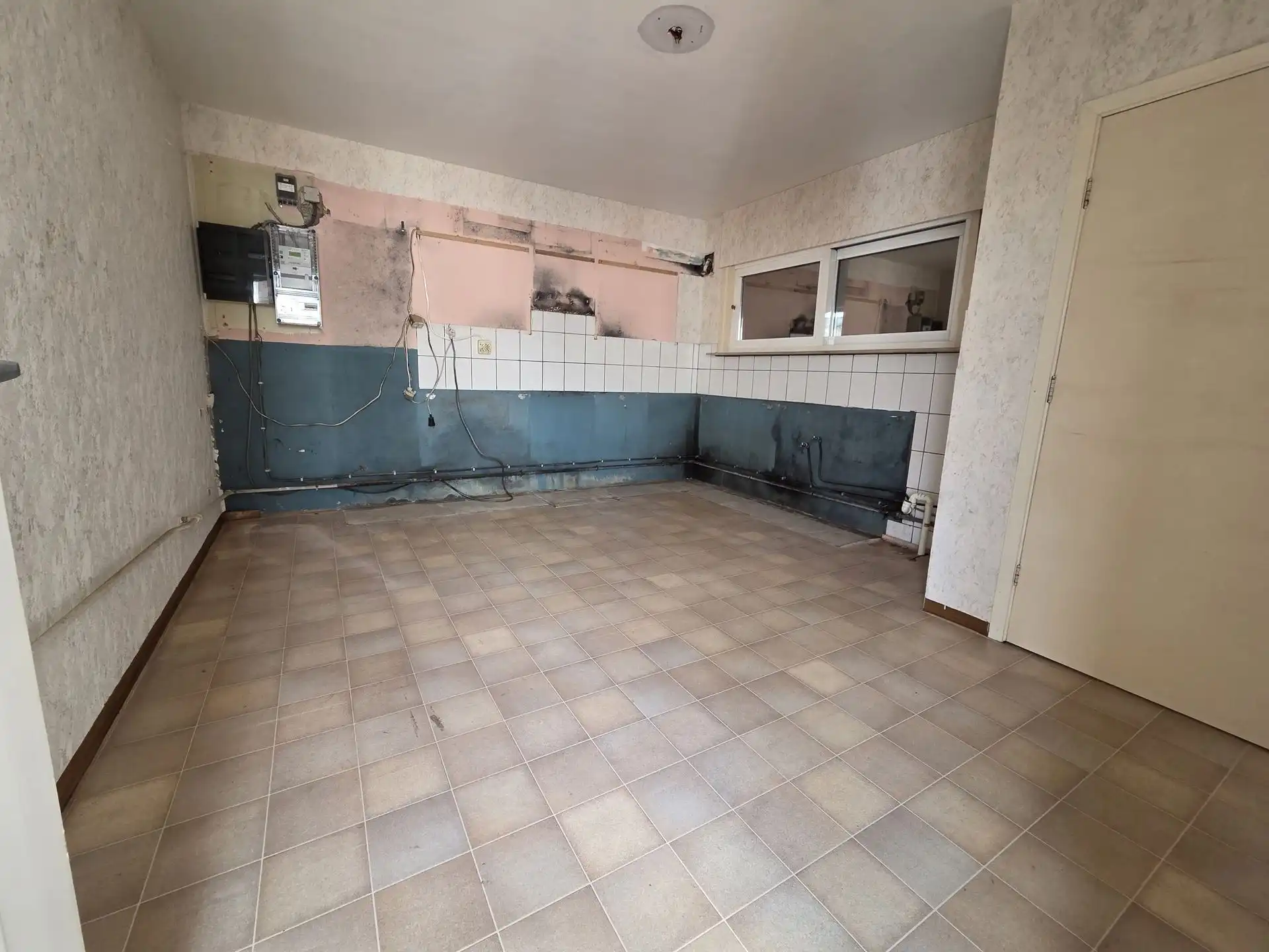 Vrijstaande woning met 4 slks op een perceel van 3135m² met mooi groen verzicht. Toplocatie! foto 4