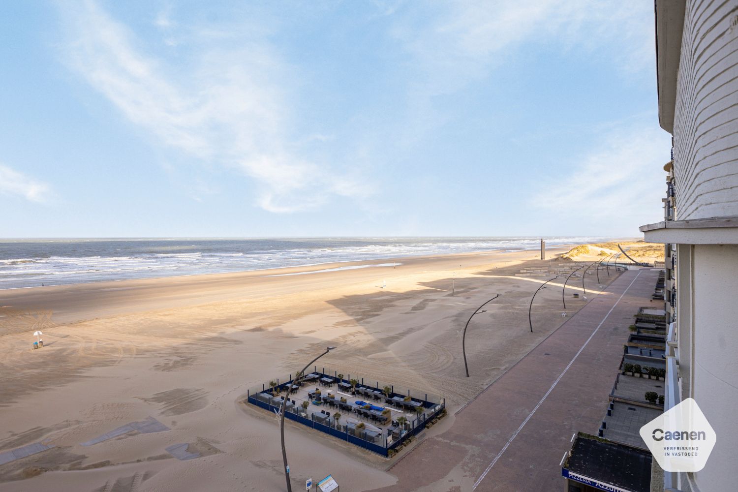Prachtig totaal gerenoveerd appartement met frontaal zeezicht in De Panne foto 3