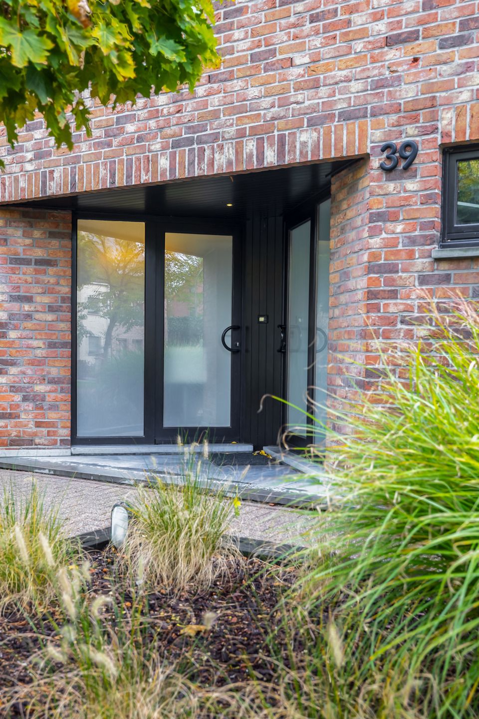 Halfopen bebouwing met tuin en multifunctioneel bijgebouw foto 4