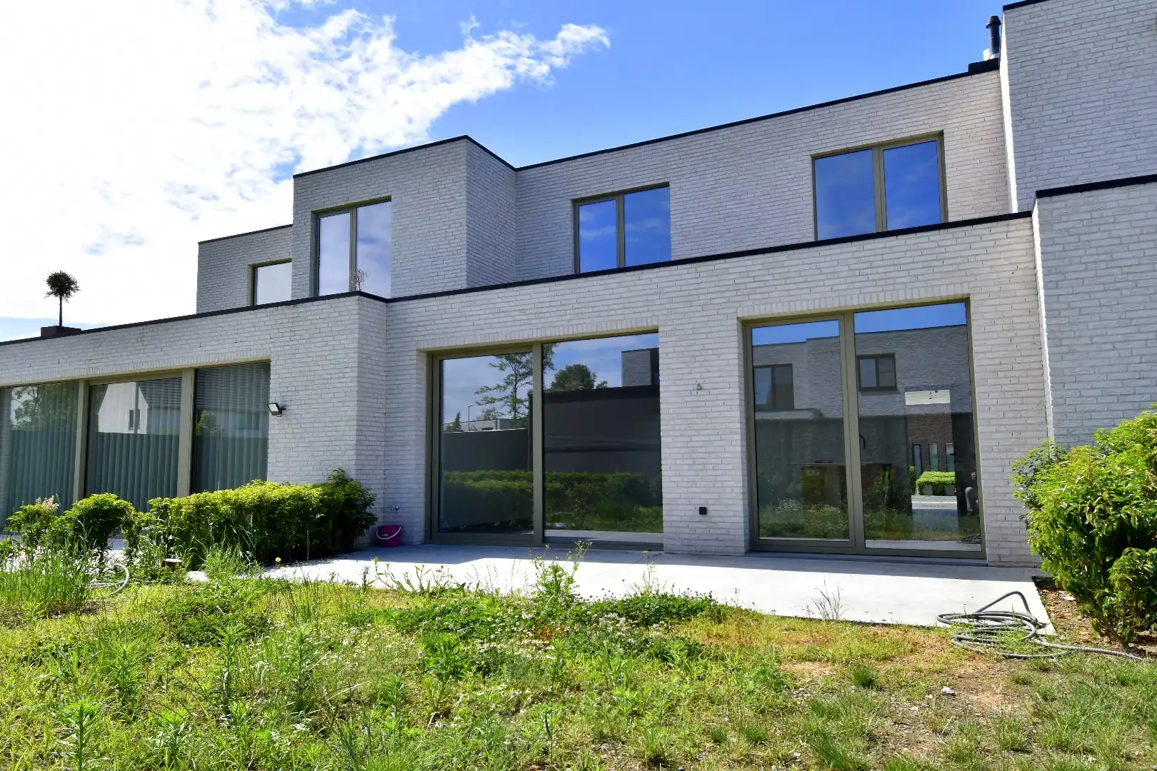 Nieuwbouwwoning (instapklaar!) met 3 slaapkamers, garage en zonnige tuin te koop nabij Bergelen te Gullegem foto 17