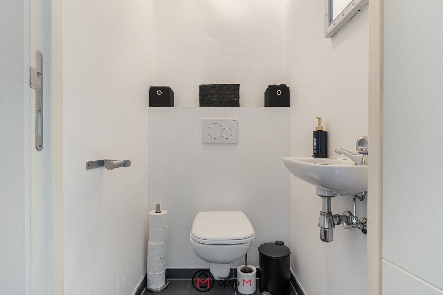 Instapklaar appartement met parking en terras foto 8