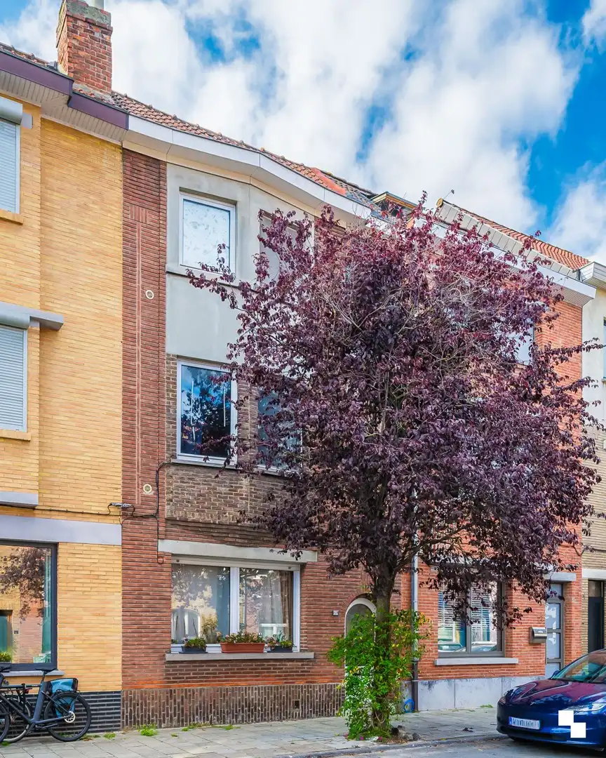 Te renoveren woning in een van de meest begeerde straten van Gentbrugge foto 2