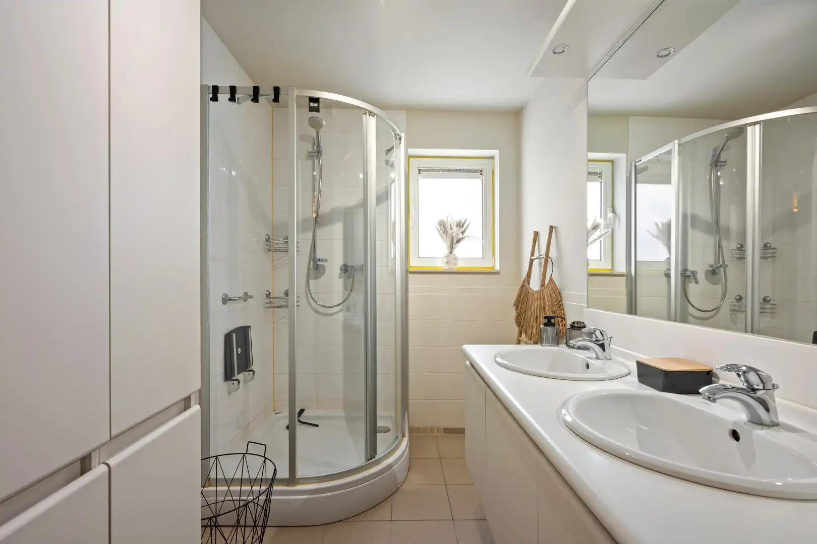 Verzorgd appartement met 2 slaapkamers, balkon, garage en berging in Menen-centrum foto 14