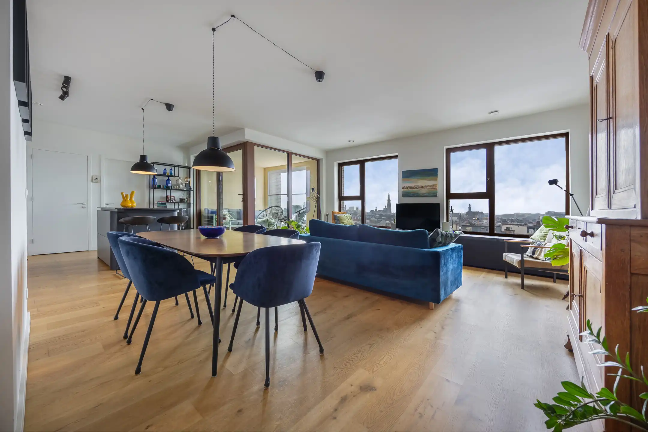 Unieke zichten op een toplocatie in de stad.  foto {{pictureIndex}}