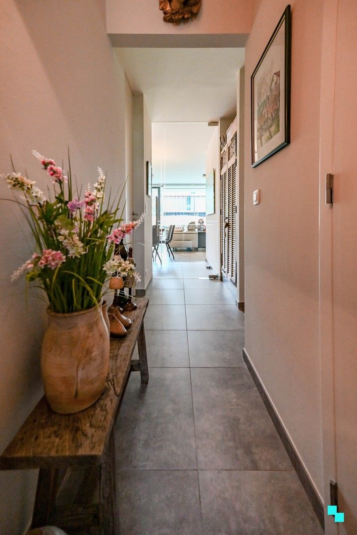 Uniek gelijkvloers éénslaapkamerappartement te Izegem foto 2