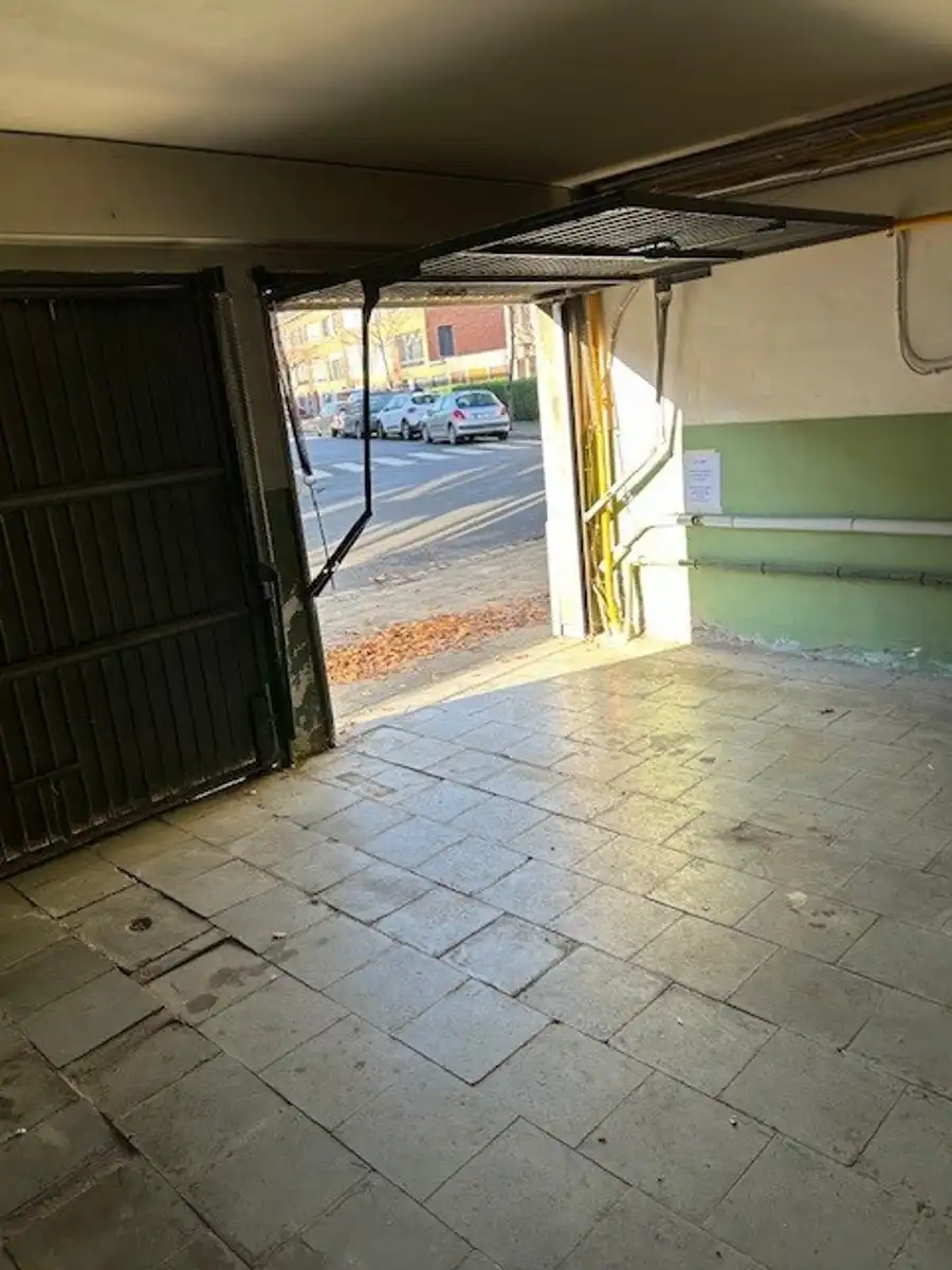 Garage in centrum Merksem! foto 3