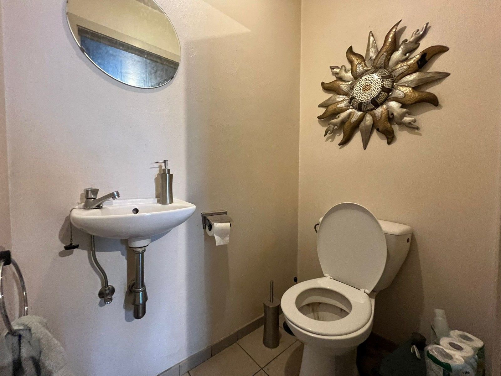 TE HUUR – Gelijkvloersappartement met garage foto 4