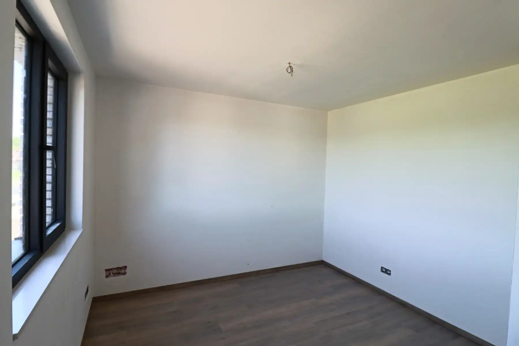 Energiezuinige nieuwbouwwoning met 4 slaapkamers, terras tuin en carport. foto 14