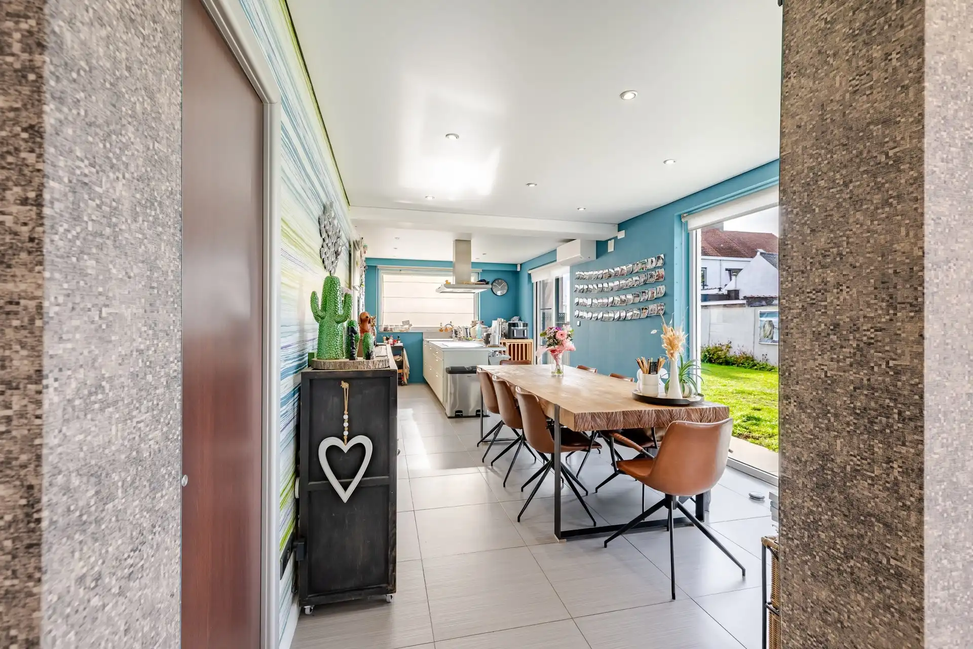 Exclusieve woning met 5 slaapkamers, tennisplein, poolhouse en ruime tuin foto 10