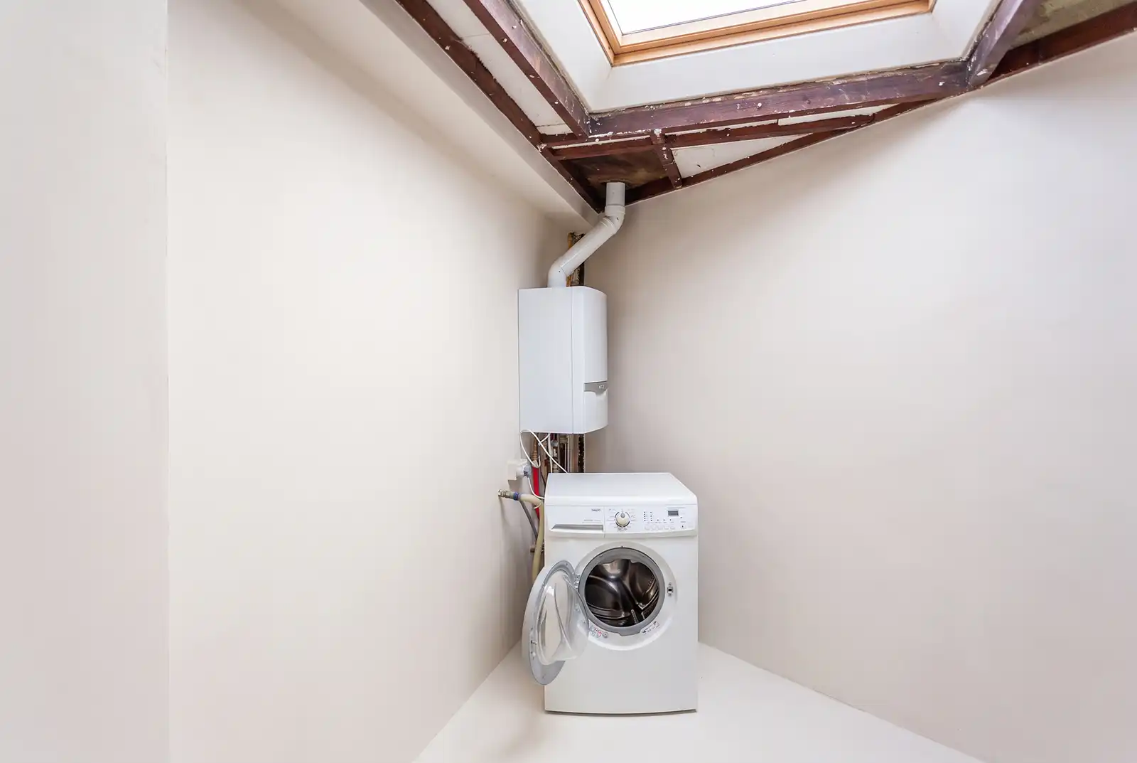 Te renoveren woning met charmante gevel en 3 slaapkamers foto 8
