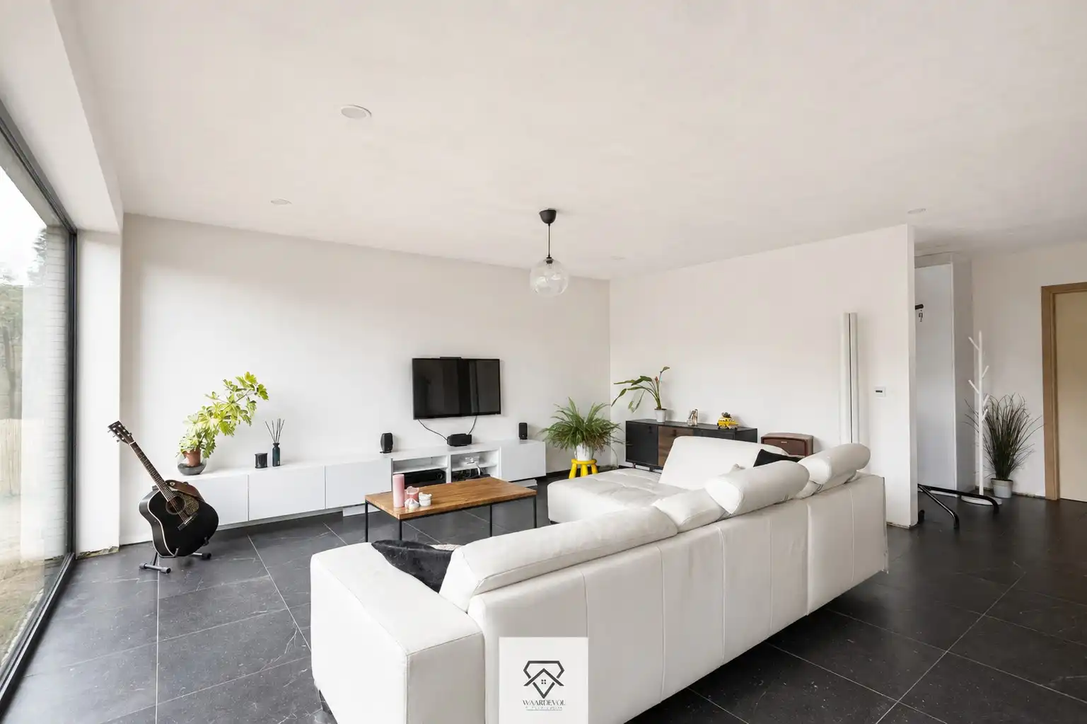 Moderne bungalow met EPC A en ruime kelder in Mariakerke foto 6