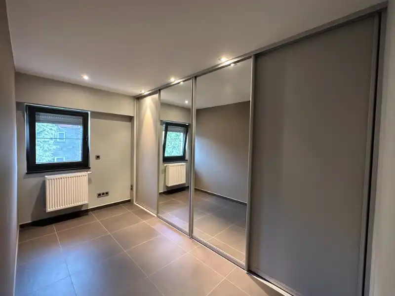 Woning met garage, fietsenberging en ruim terras foto 13