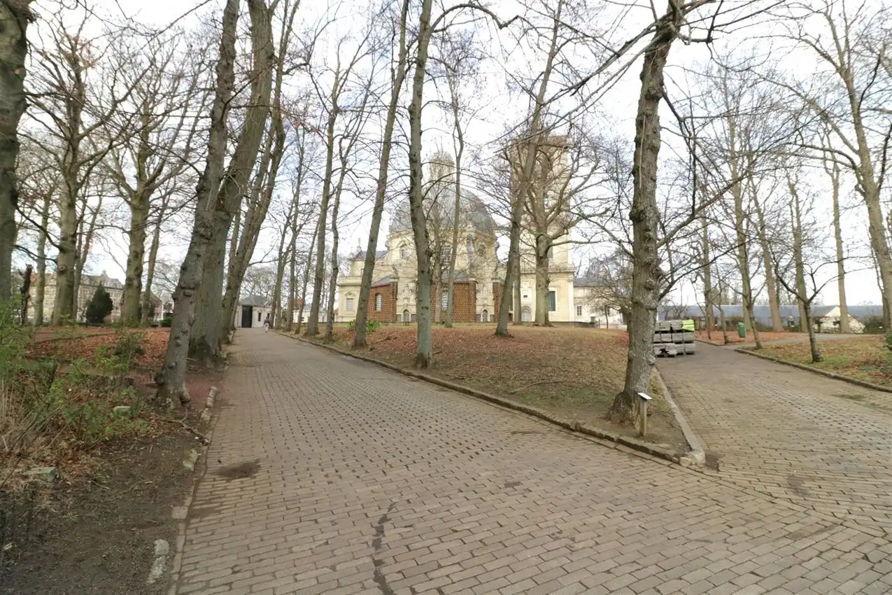 Prachtig en centraal gelegen studio in verzorgde residentie, met autostaanplaats foto 2