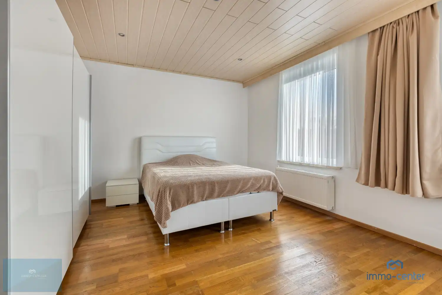 🏡 Instapklare ruime woning met 4 slaapkamers, 2 badkamers foto 16