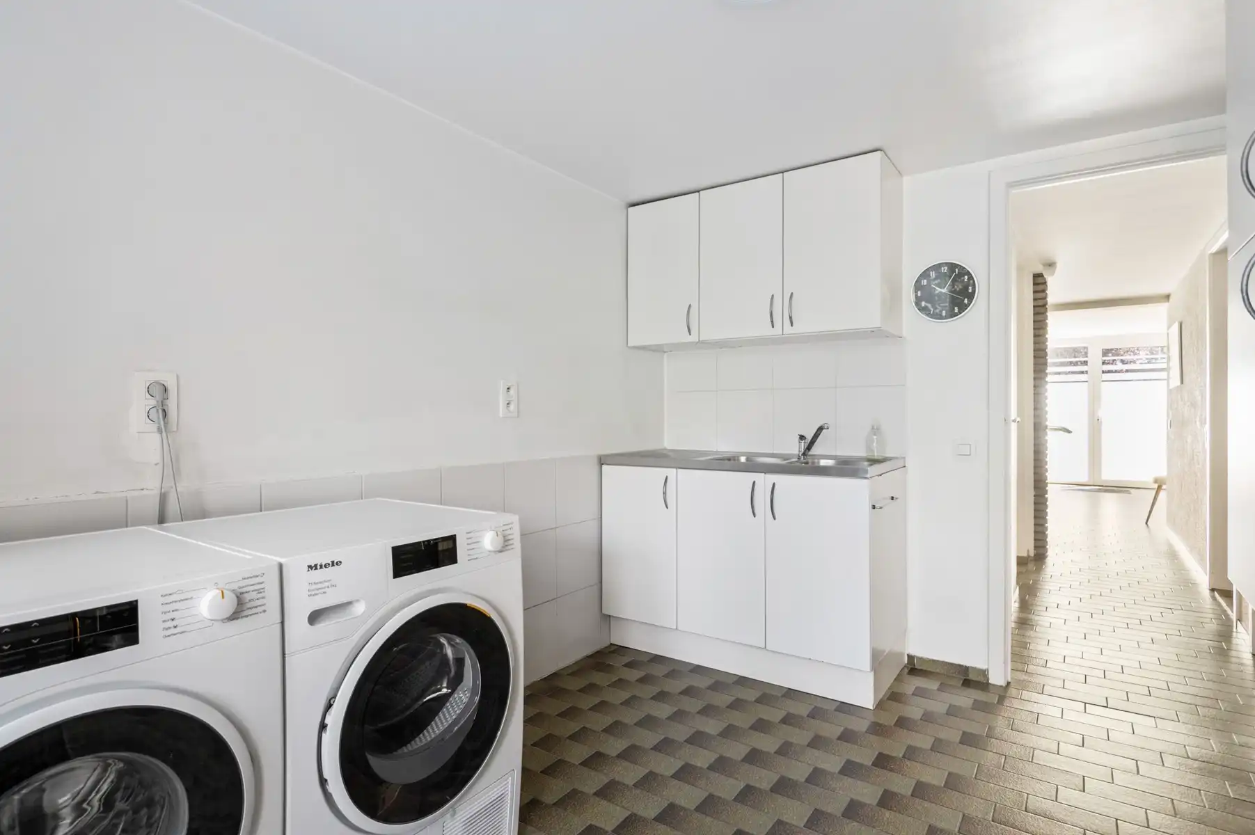 Modernistische woning met 6 slaapkamers en zuidwesttuin foto 20