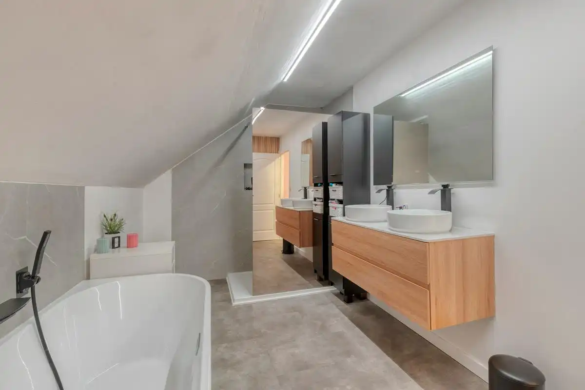 Instapklare villa te koop op een rustige ligging in Harelbeke! foto 13