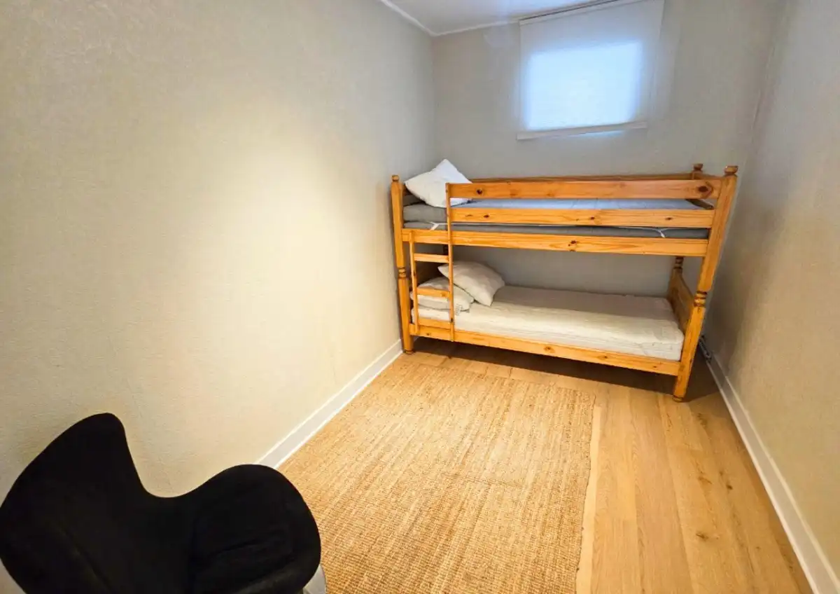 GERENOVEERD APPARTEMENT MET ZIJDELINGS ZEEZICHT TE KOOP IN DE PANNE foto 11