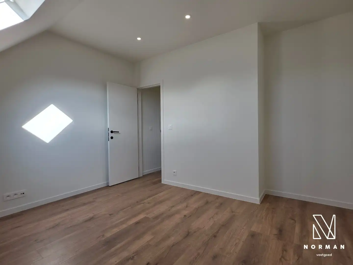 Stadswoning met 3 slaapkamers en mooie stadstuin op vlot bereikbare locatie in Kortrijk.  foto 16