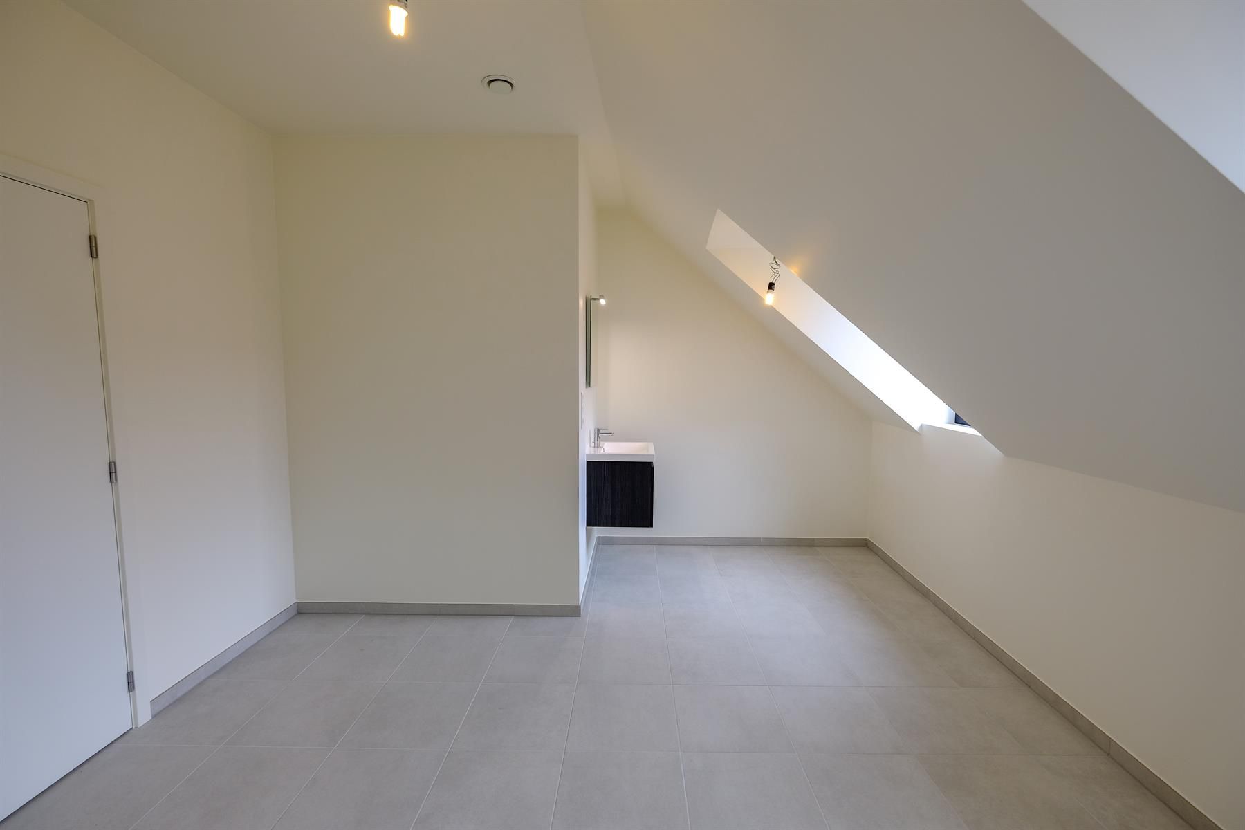 Knap, goed gelegen appartement  foto 9
