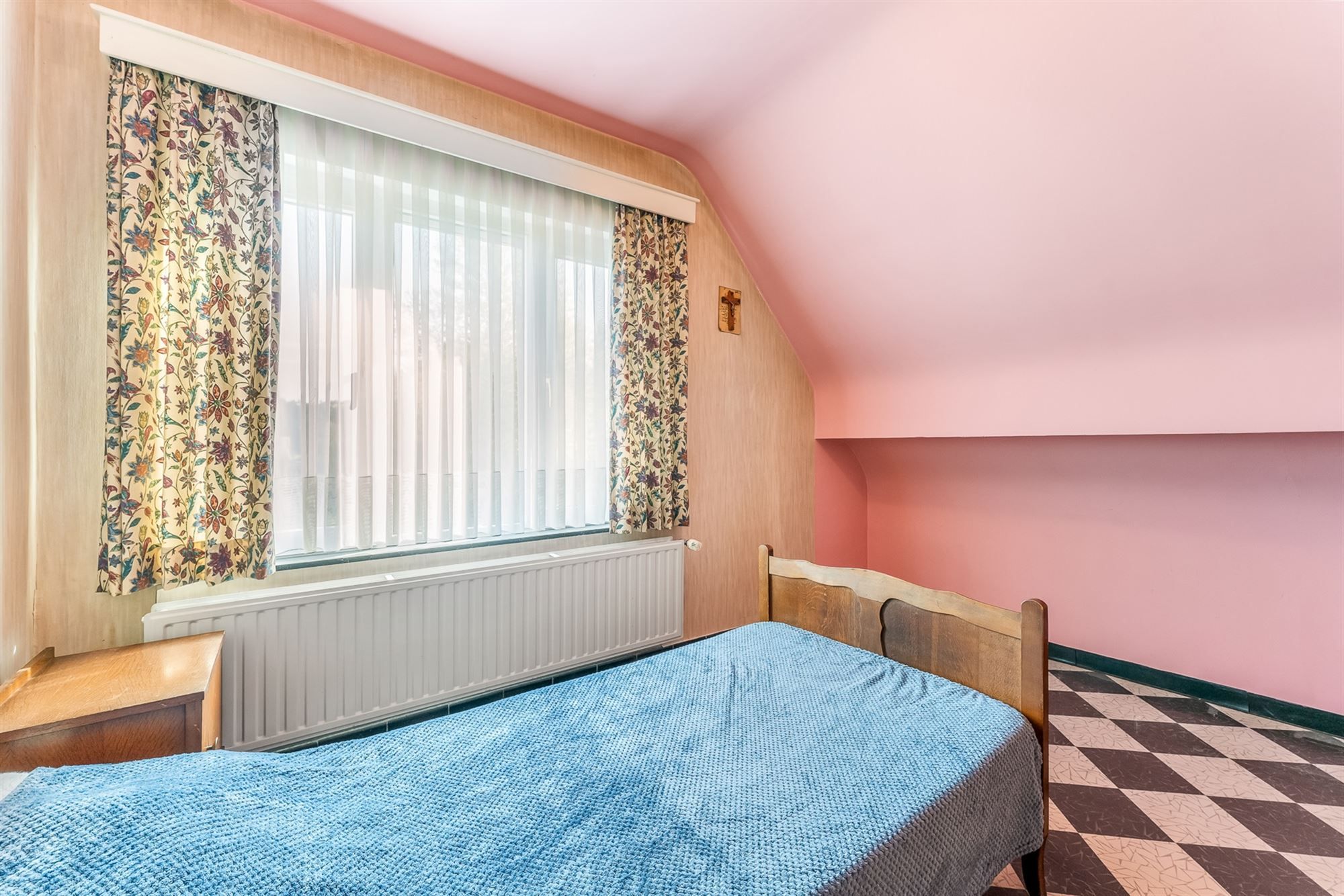 OP TE FRISSEN WONING MET 4 SLAAPKAMERS RUSTIG GELEGEN OP EEN UITGESTREKT PERCEEL VAN 16A75CA TE HAM foto 17