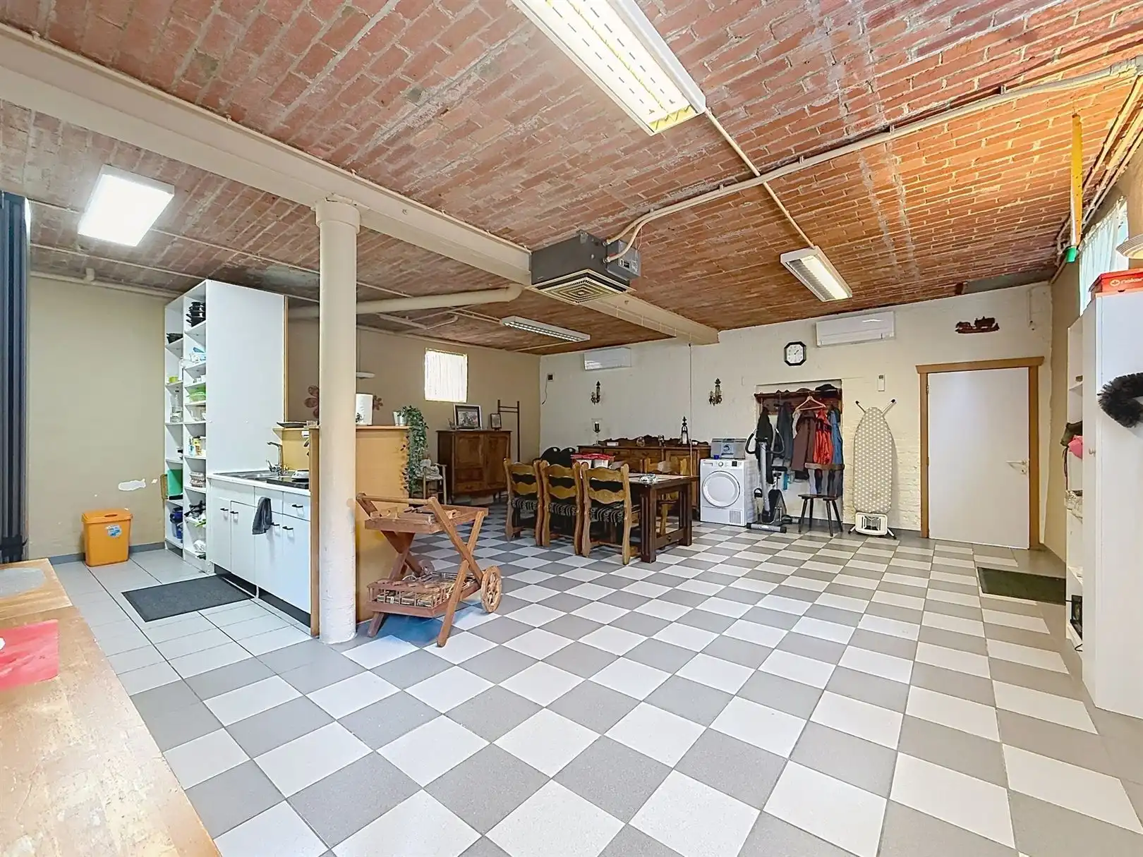 Ruime woning met extra woon- of werkpotentieel  foto 27