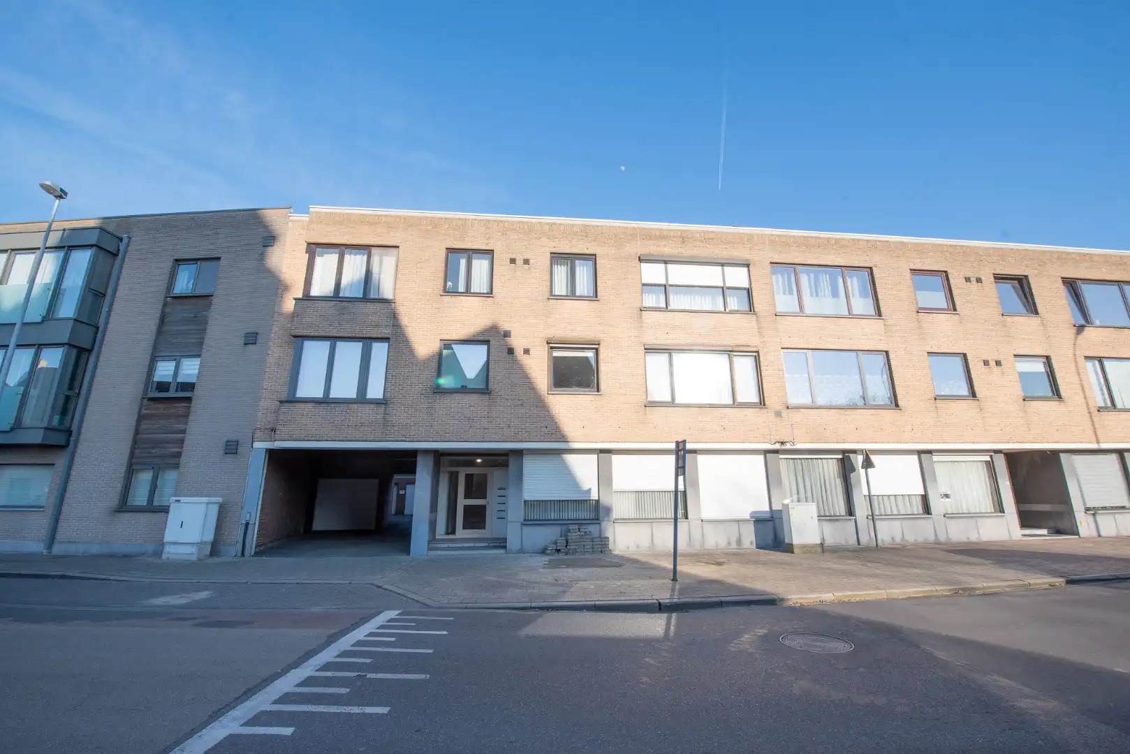 Instapklaar 2-slaapkamerappartement in centrum Zulte met garage! foto 12