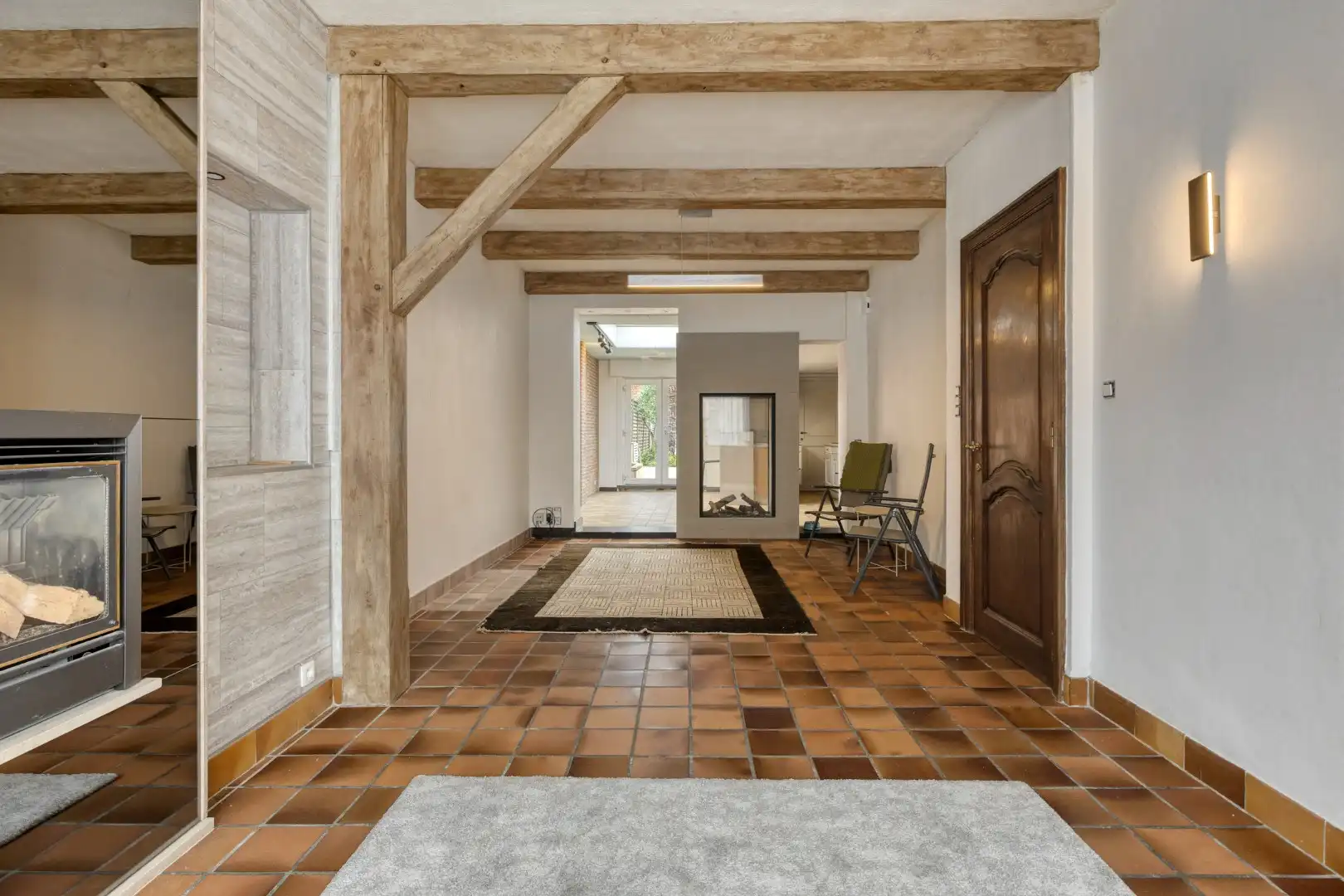 Woning met 3 slaapkamers, garage en tuintje! foto 4