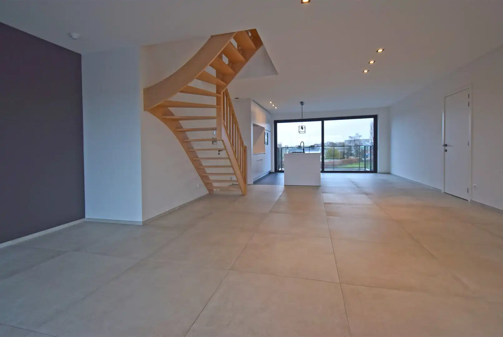 RUIM EIGENTIJDS DUPLEX APPARTEMENT MET RUIME TERRASSEN foto 4