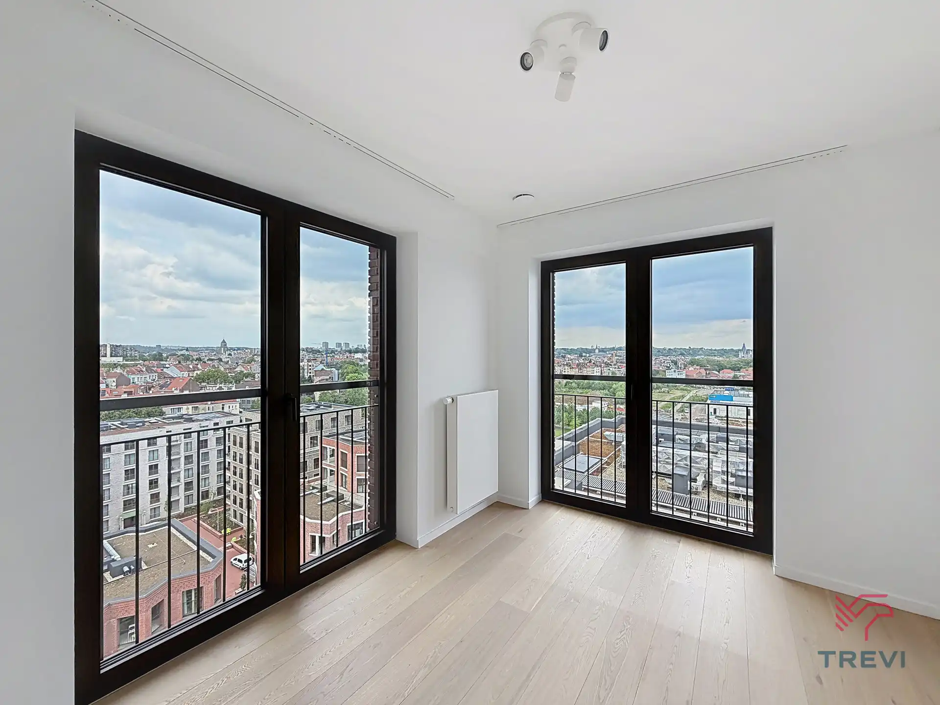 Prachtig appartement met 2 slpks, terras en topuitzicht foto 3