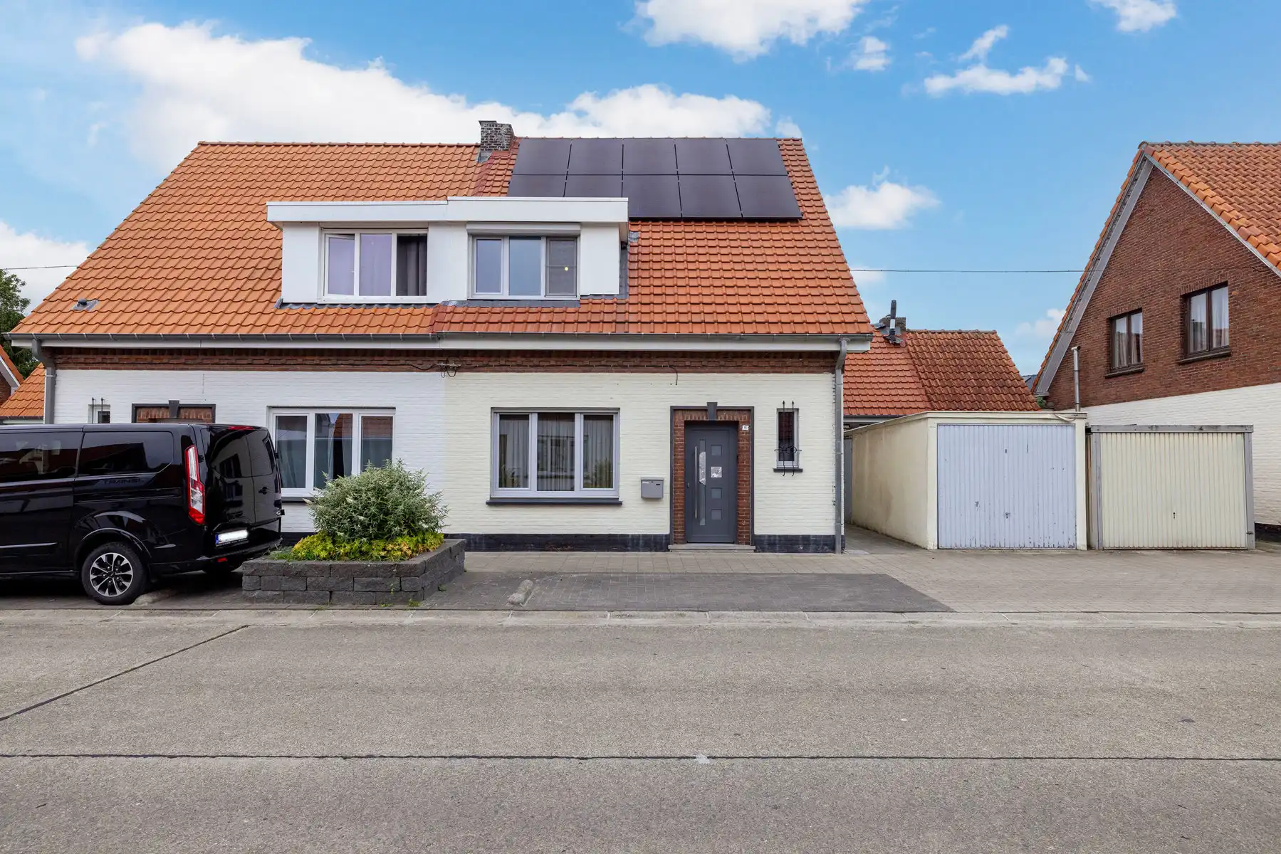 Gerenoveerde gezinswoning met 3/4 slaapkamers, garage en tuin foto 23