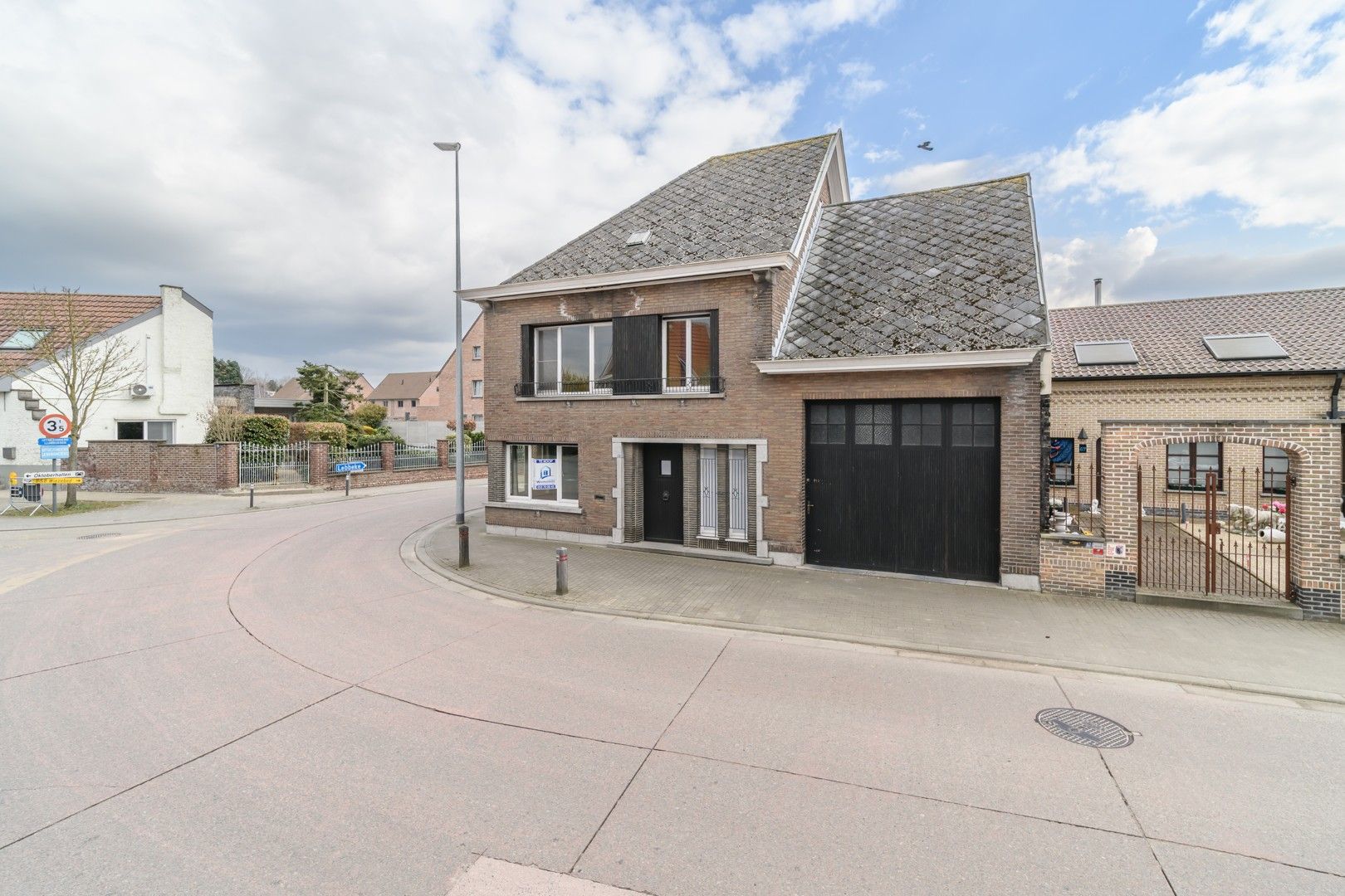 Te renoveren gezinswoning te Lebbeke (Wieze) foto 2