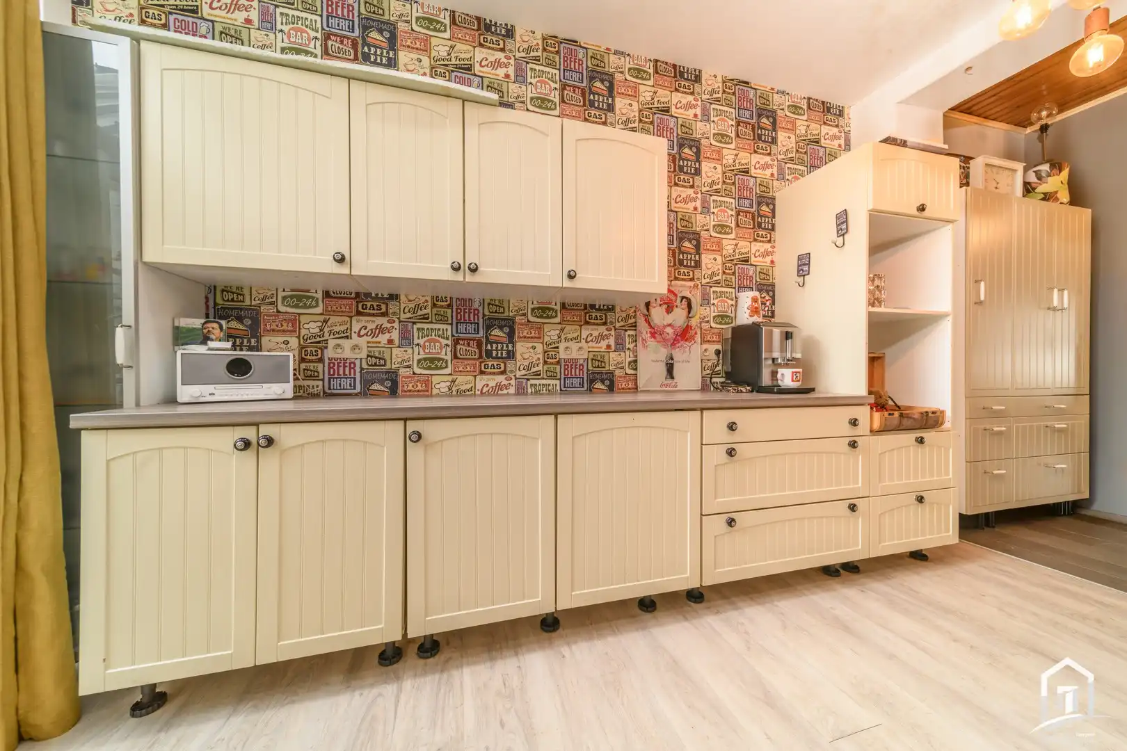 Charmante en verder af te werken woning foto 7