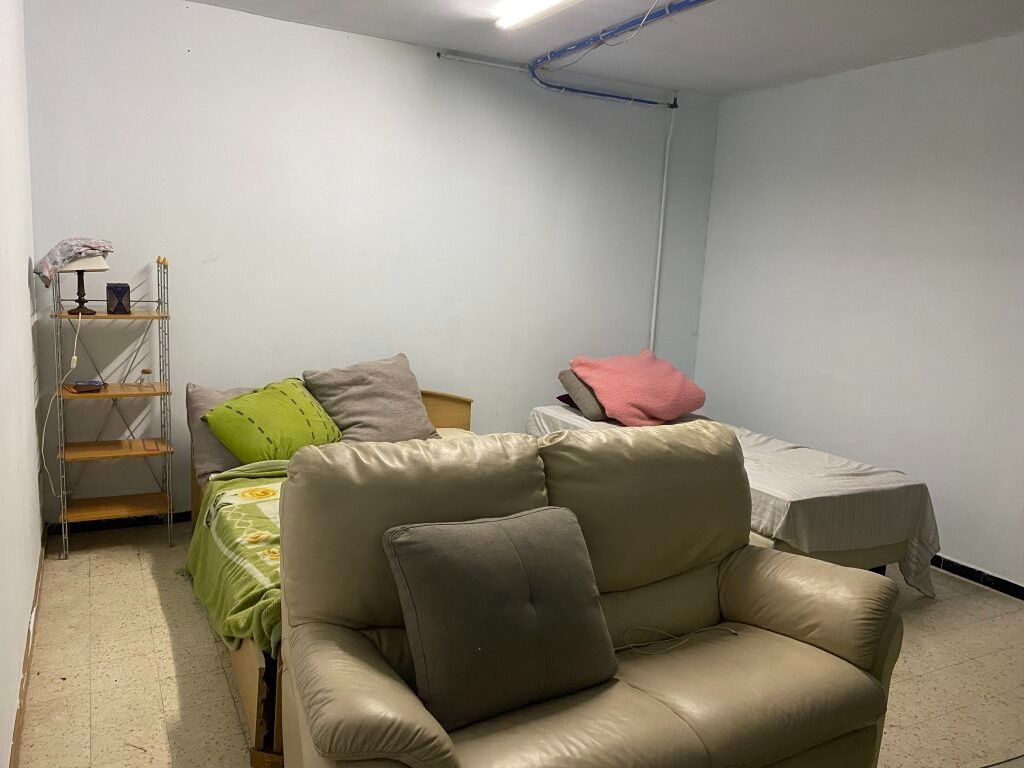 Gelijkvloers ruim appartement te koop in centrum Eeklo foto 9