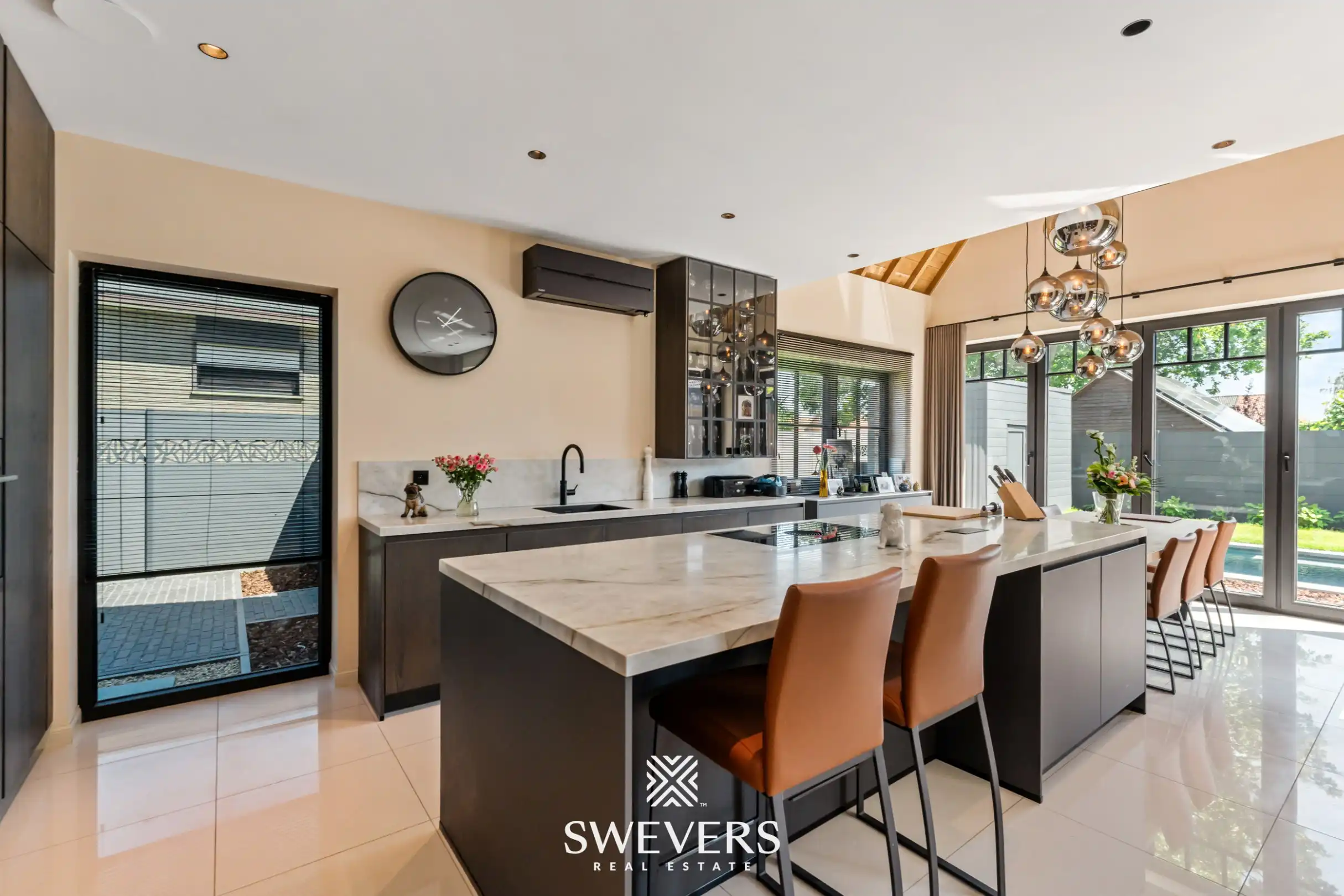 Hoogwaardige recente villa (223m²) met EPC-label A, zwembad en poolhouse in Diepenbeek foto 14
