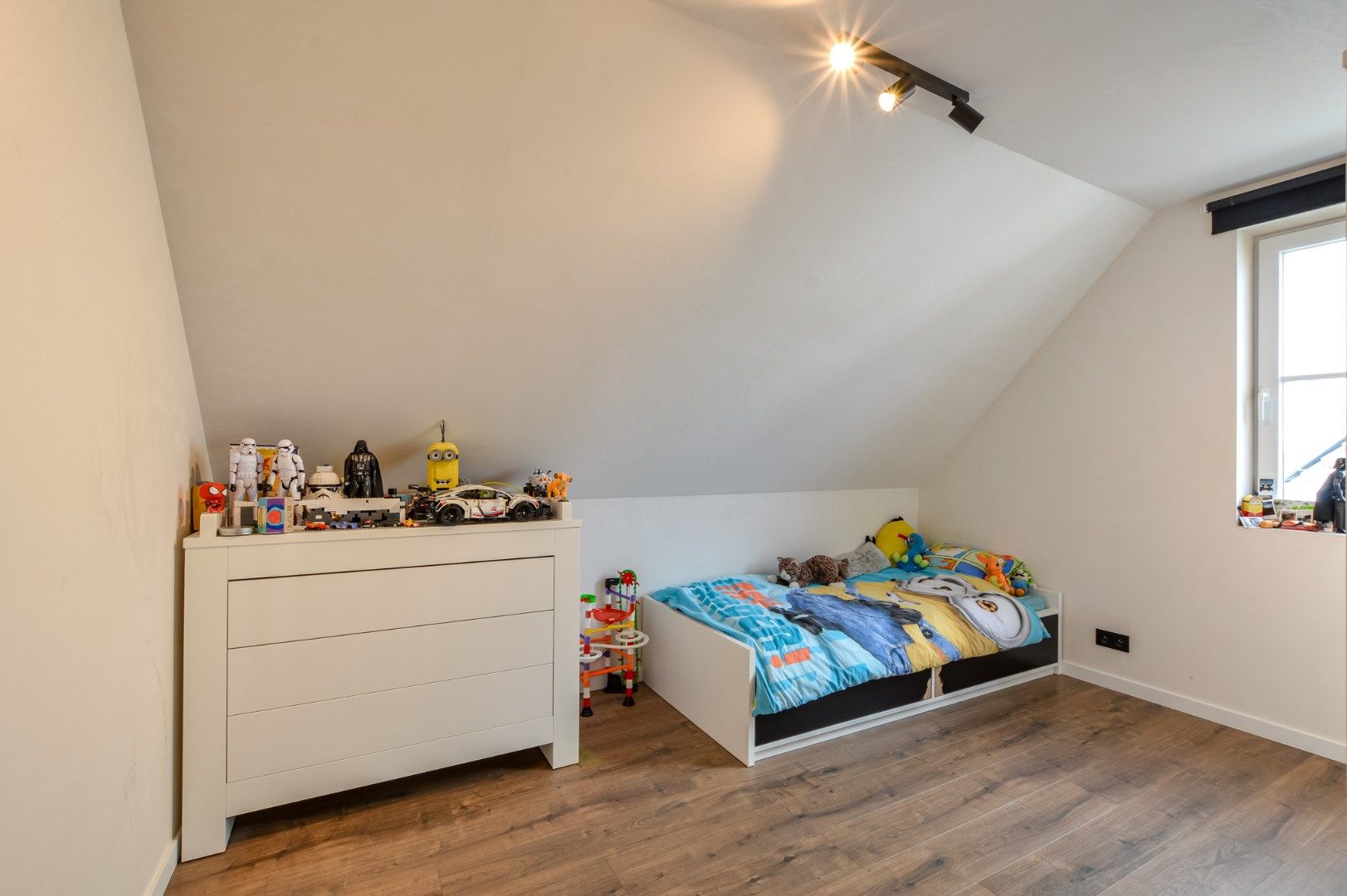 Instapklare halfopen nieuwbouwwoning te Varsenare! foto 12
