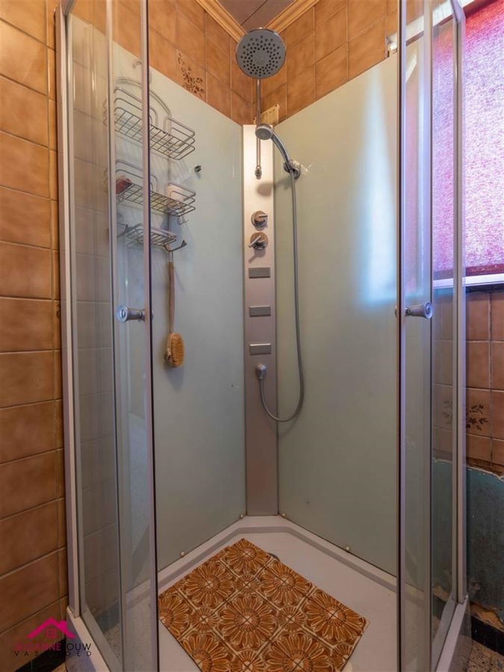 Vrijstaande woning, te renoveren naar eigen smaak en wensen foto 26