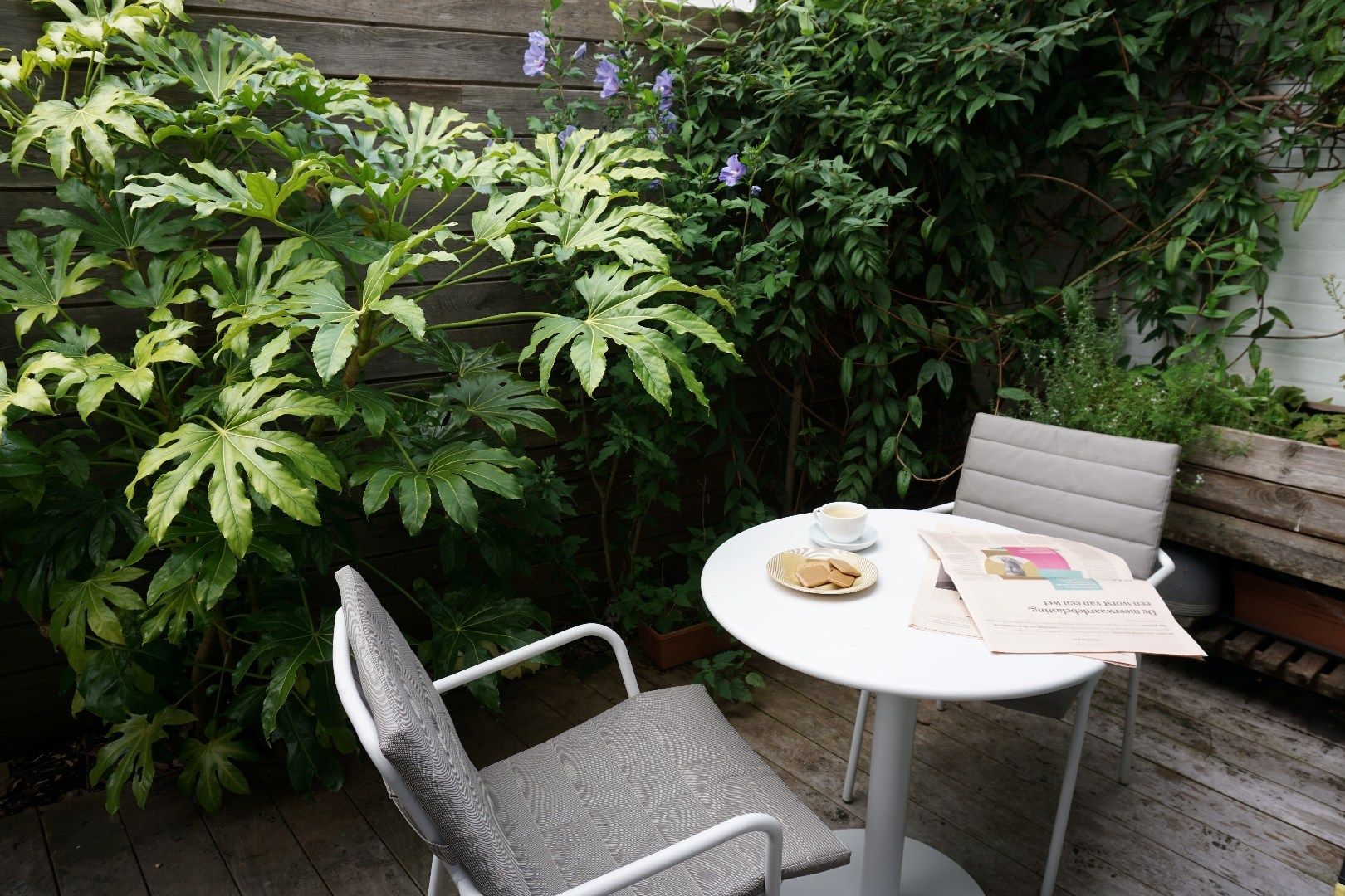 Gerenoveerd handelspand met ruime woning en gezellige stadstuin te centrum Roeselare foto 36