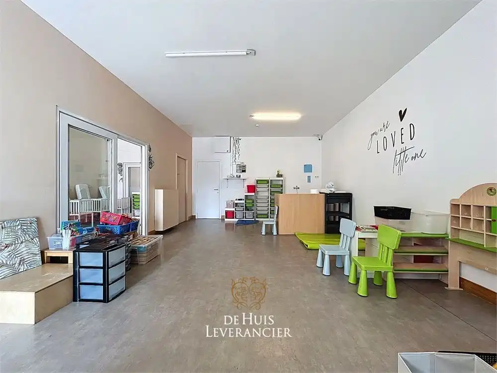 Uniek gebouw met handel en woongelegenheden te koop in Rumst foto 7