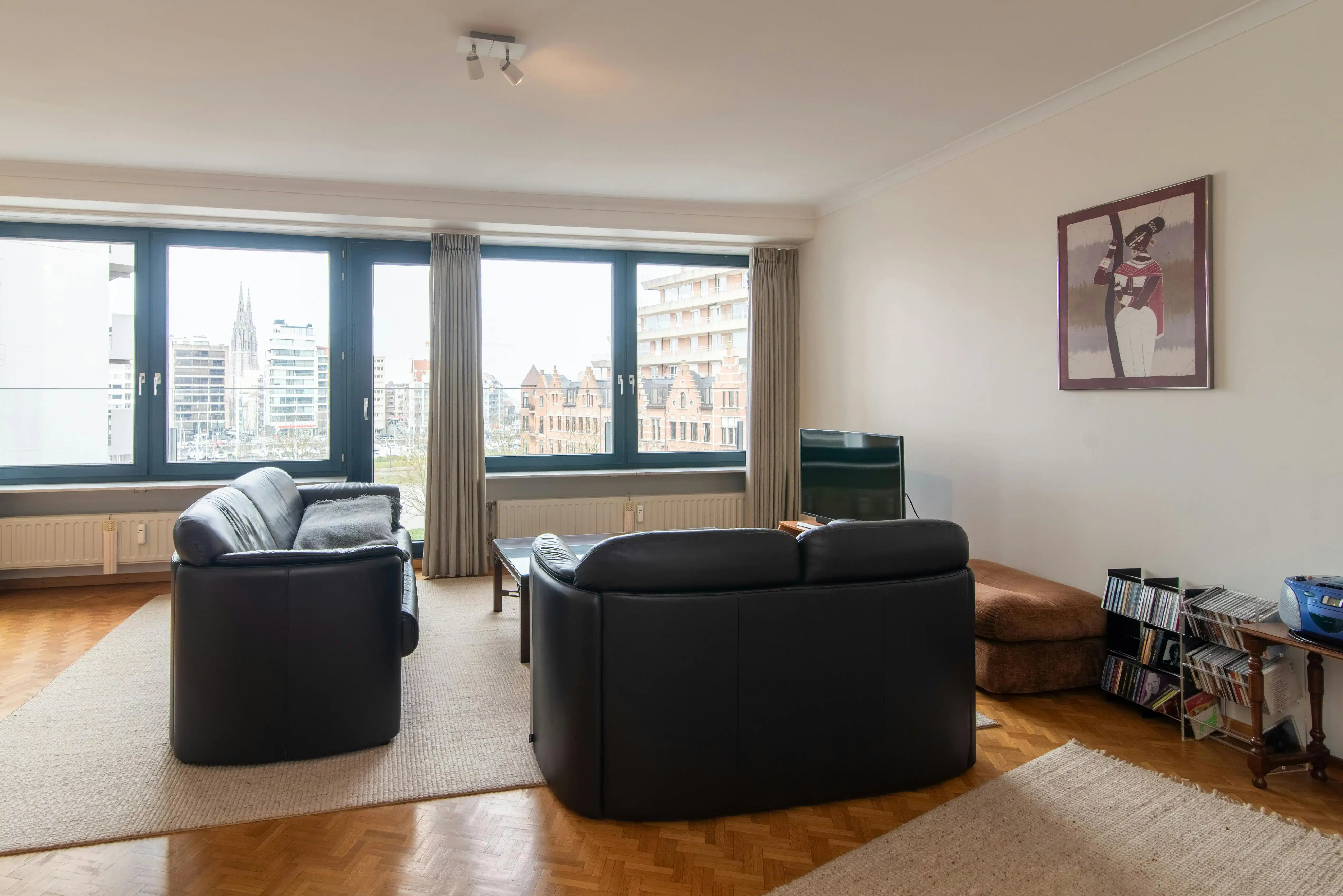 Instapklaar 2-slaapkamer appartement te Oostende foto 4
