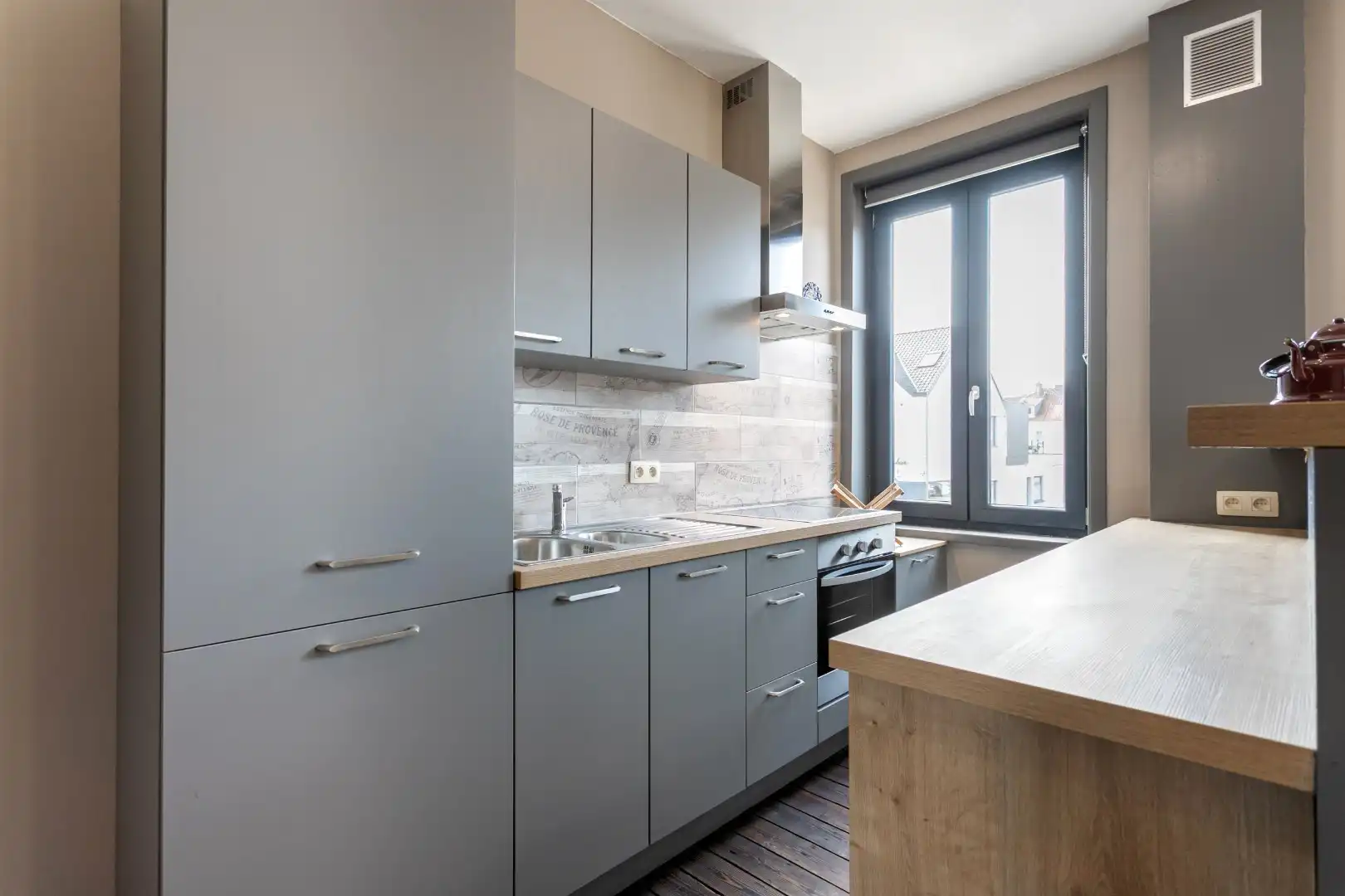 Handelshuis met woongedeelte, garage en tuin  foto 15