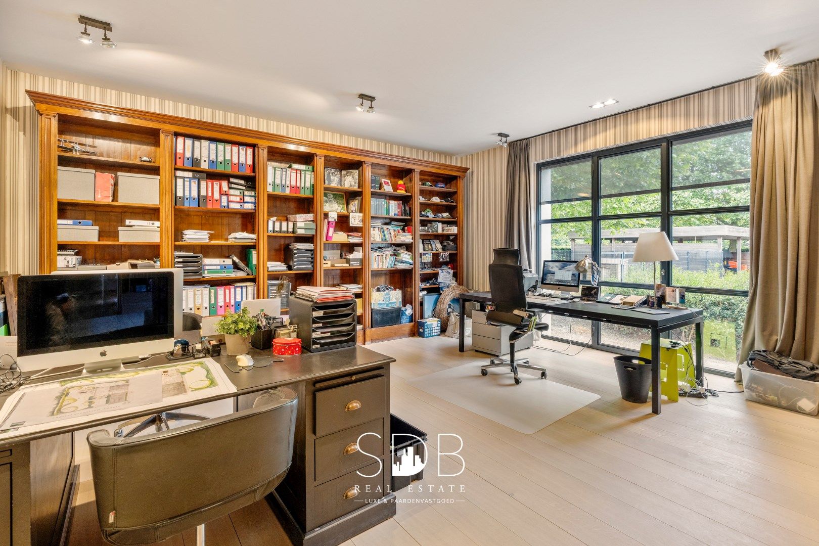 Prachtige villa met hippische accommodatie en graslanden op +/- 23 ha foto 9